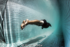 Freediving competition in swimming pool / Dahab by Horen Stalbe 